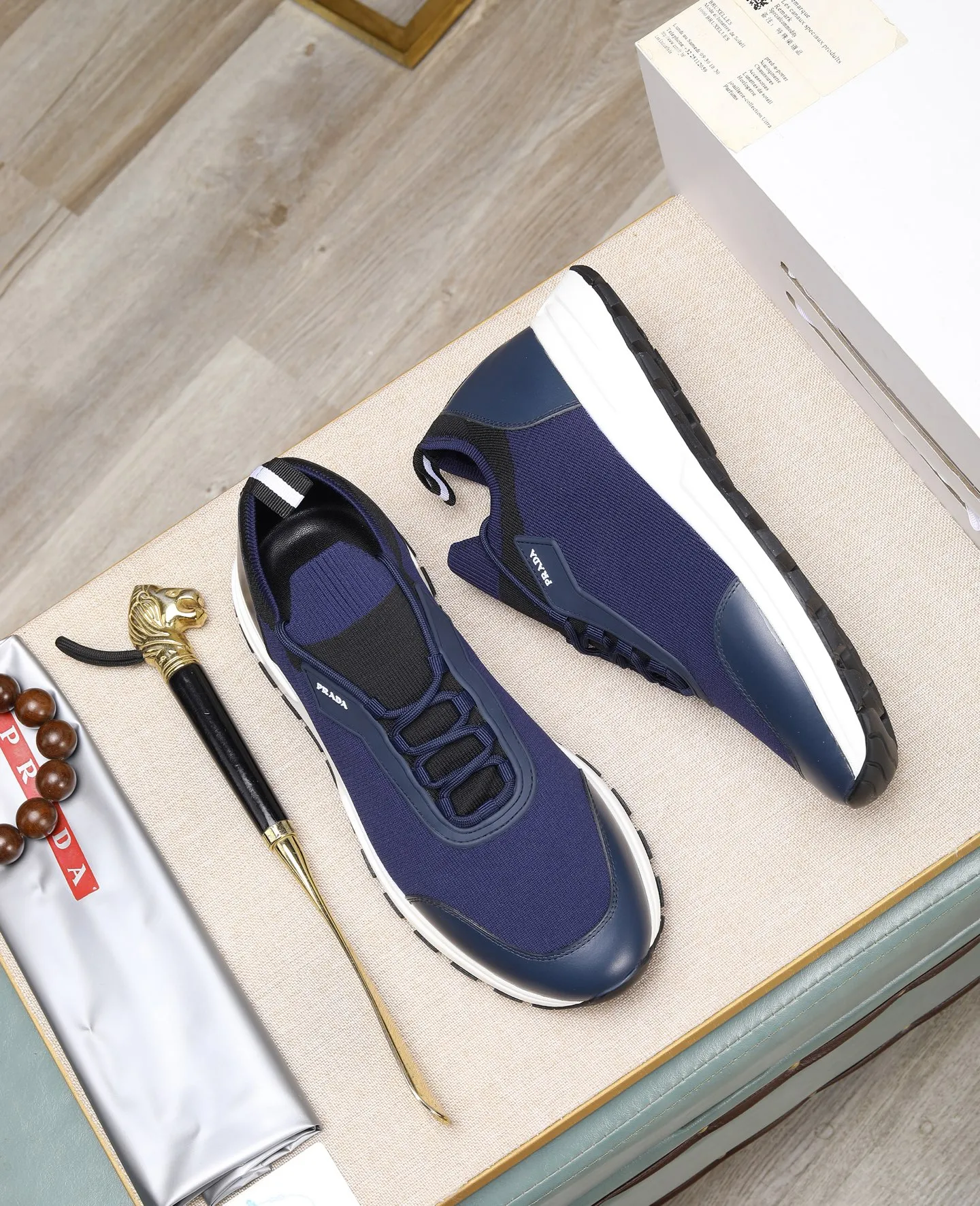 Men's clothing and shoes 💰500 👑👑The latest model of high-quality PRADA men's shoes on the Hong Kong purchasing agency official website has been launched in 1:1 copy, synchronized with Hong Kong counters, and on the same catwalk; all made of breathable fly weave ➕Imported breathable fabrics with cowhide lining, 🍡🍡The original 1:1 non-slip and wear-resistant; comfortable on the feet, attractive style, fine workmanship, and simple and neat shoe trees, showing the courage and toughness of men, 👍 Code number 38 to 45